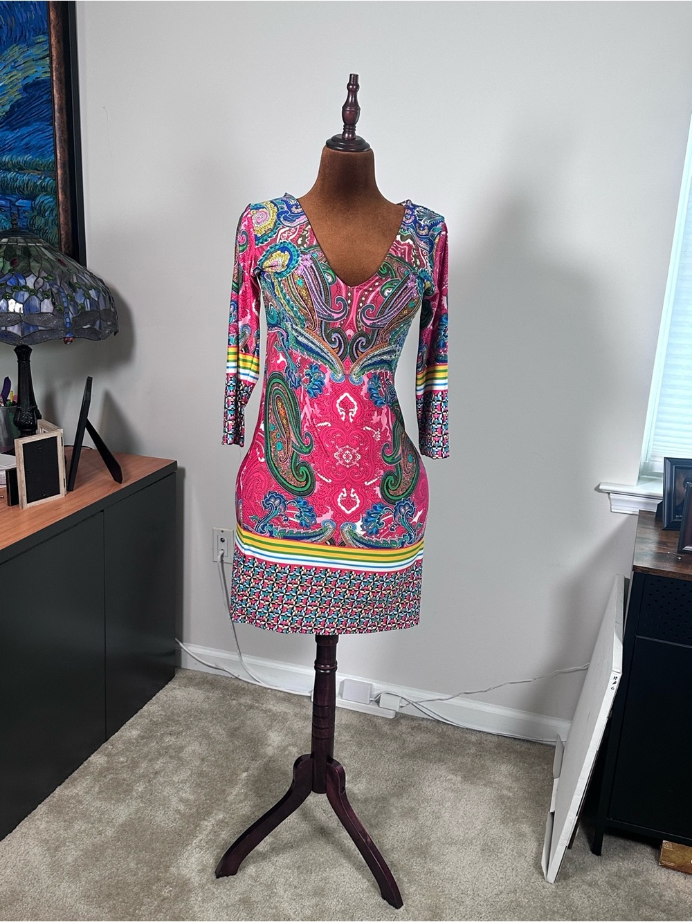 White Mark Pink Paisley V-Neck Long Sleeve Dress